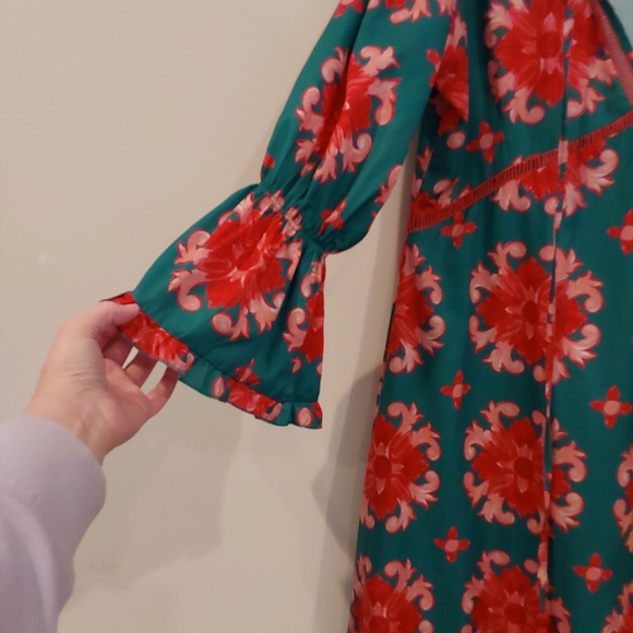 Moda Posa Silky Printed Puff Sleeve Tiered Maxi Dress - Picture 2 of 7